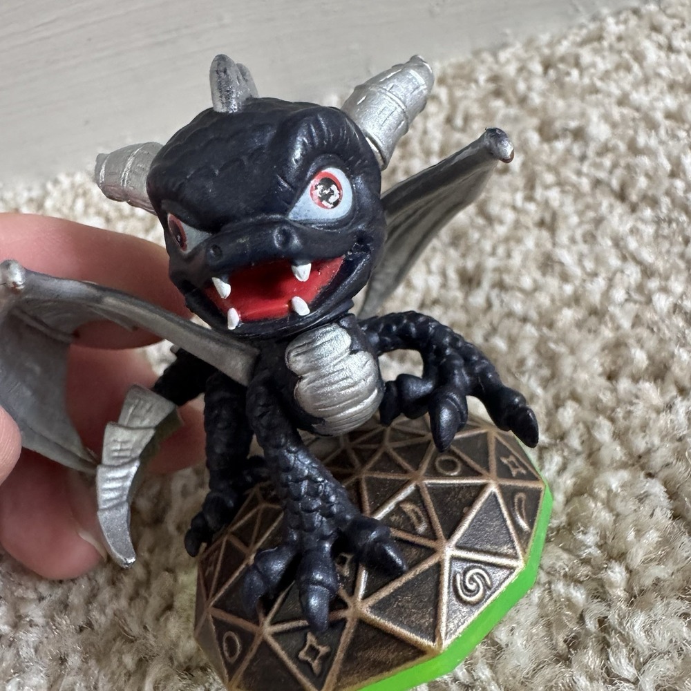 Skylanders Spyro's Adventure Figure – Dark Spyro | Dark Variant (Green Base)